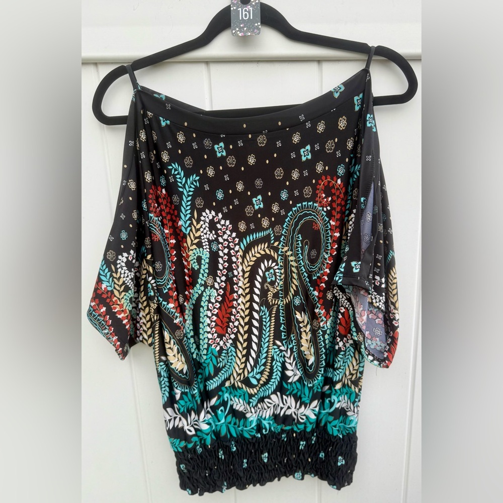 Hypnotized Brand Black Cold Shoulder Blouse, Size Medium.  NWOT.  Floral. - Picture 4 of 5